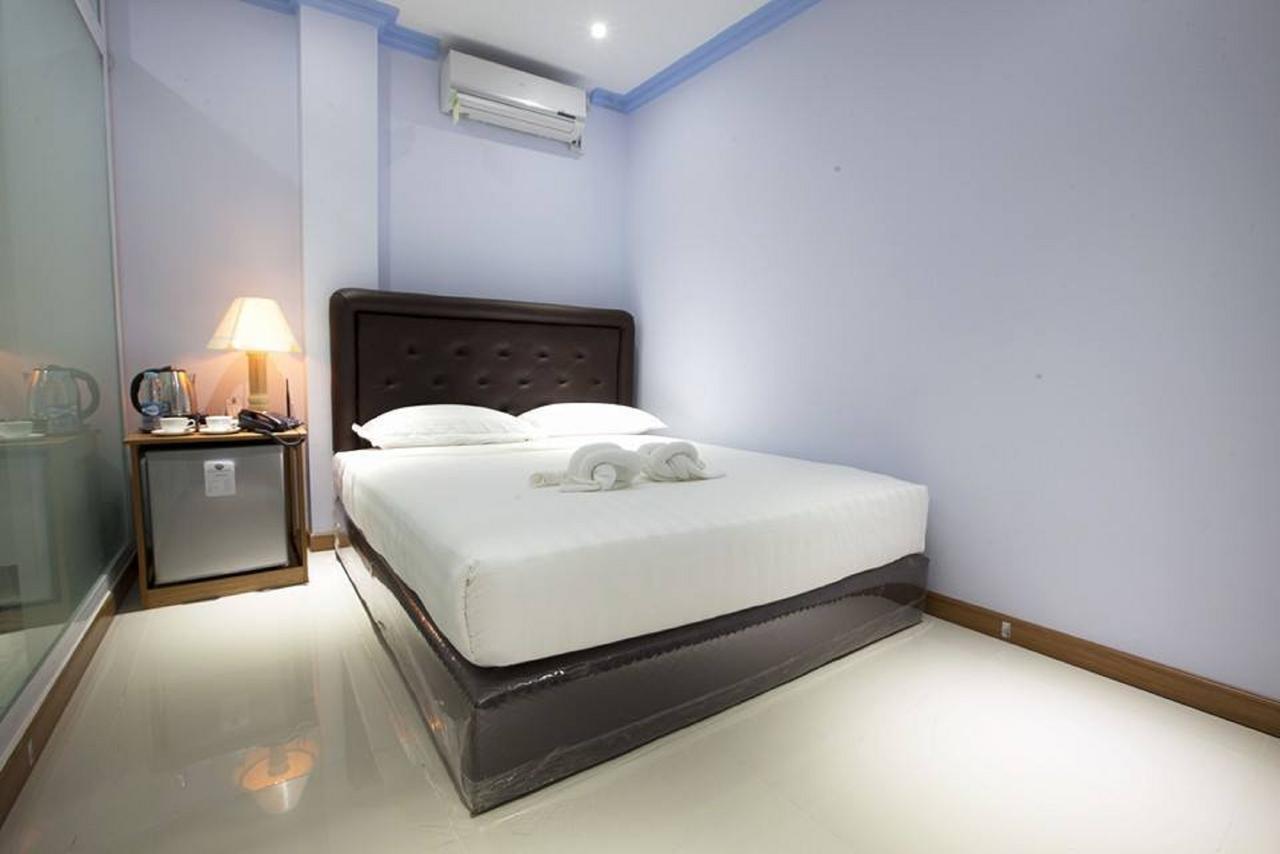 Woodland Hotel Yangon Exteriör bild