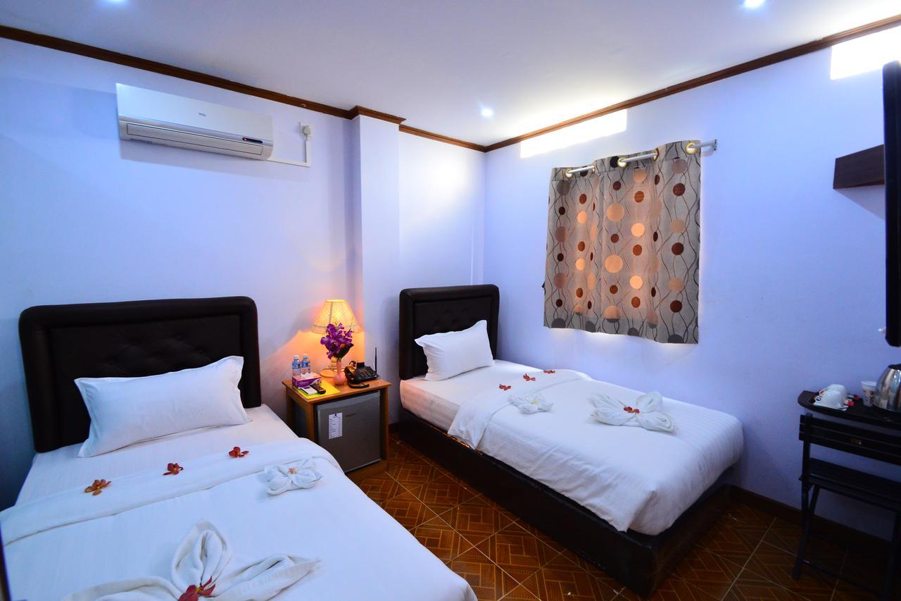 Woodland Hotel Yangon Exteriör bild
