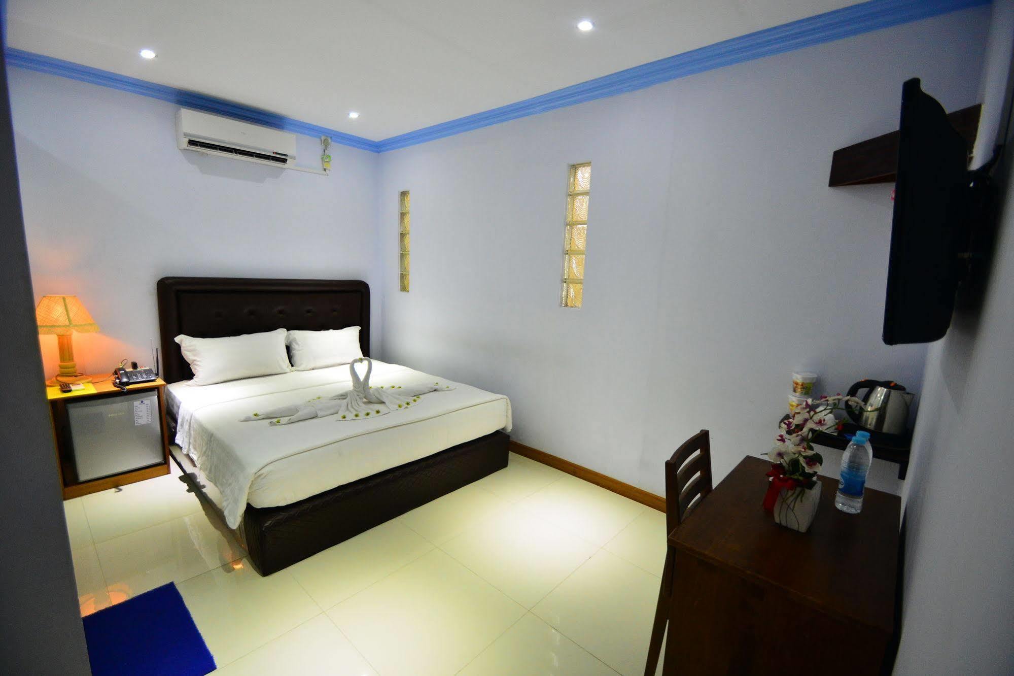 Woodland Hotel Yangon Exteriör bild
