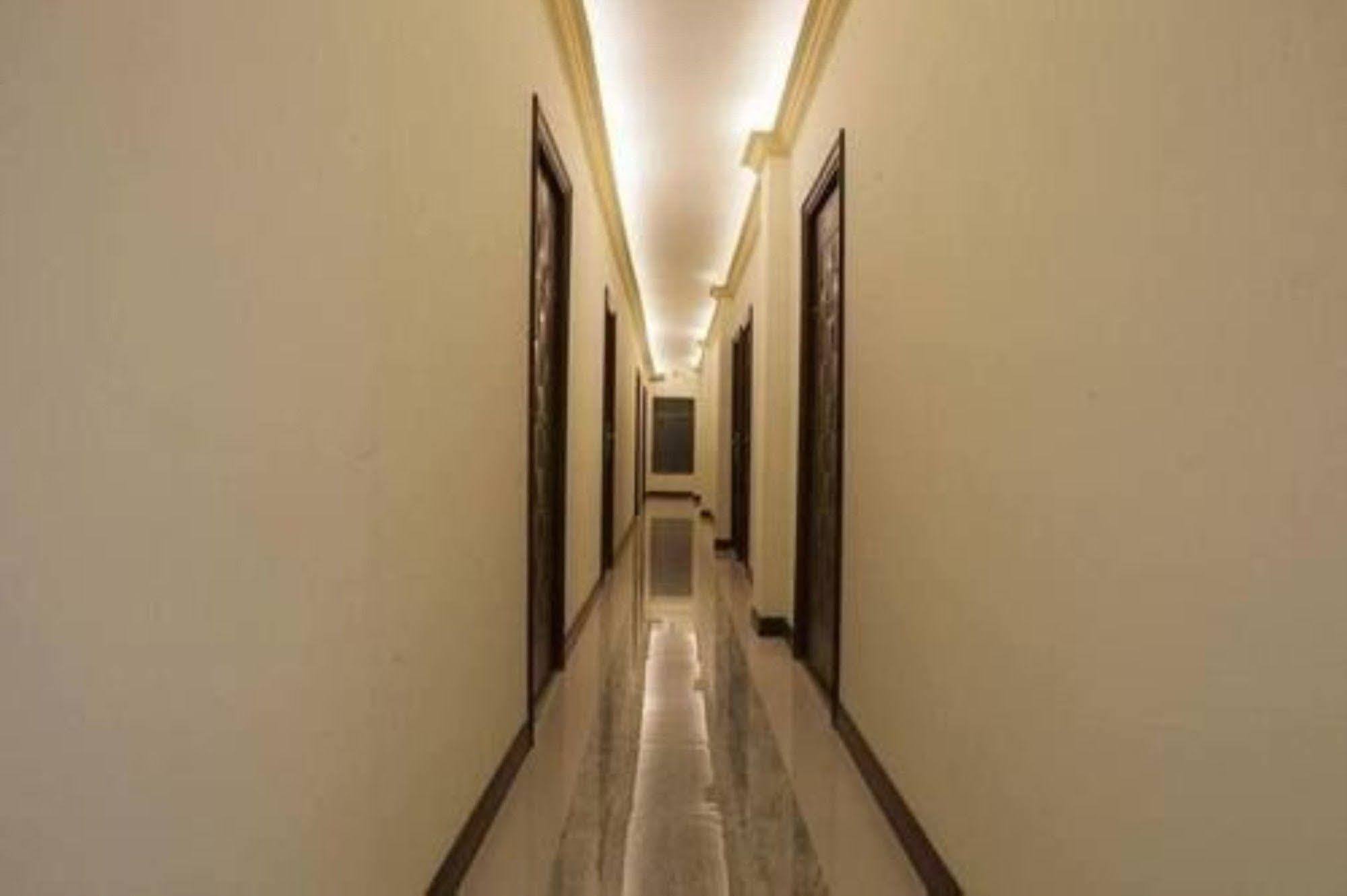 Woodland Hotel Yangon Exteriör bild